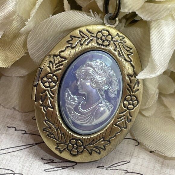 Bronze Locket Blue Pearl Lady Victorian Maiden Necklace Gift Mom Easter Wife new - Picture 3 of 16